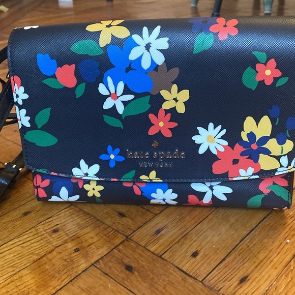 KATE SPADE CARSON CONVERTIBLE SAILING FLORAL PRINT CROSSBODY BAG - Picture 1 of 4